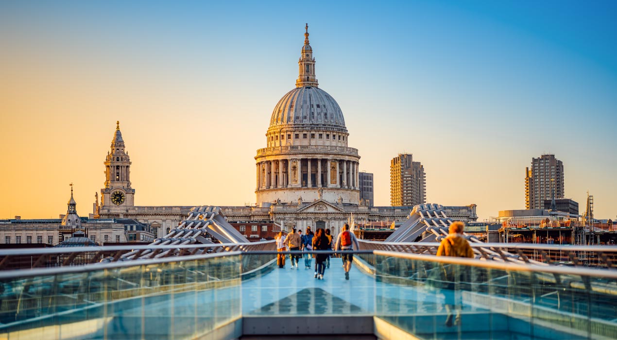 Winter - London, Paris, Swiss & Italy 14 Days Tour Package