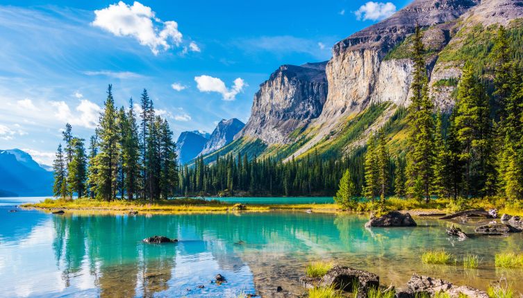 Summer Value All of Canada 13 Days Tour Package