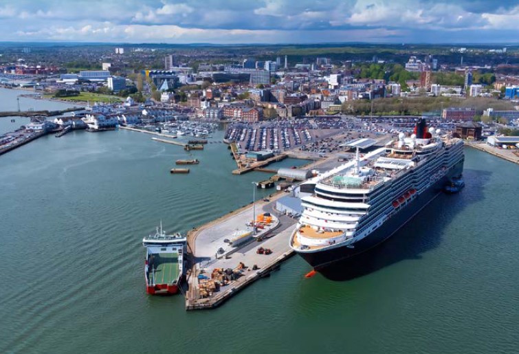 Summer Value Best of Great Britain with 3 Nights Queen Mary Cruise 12 Days Tour Package 2025-2026